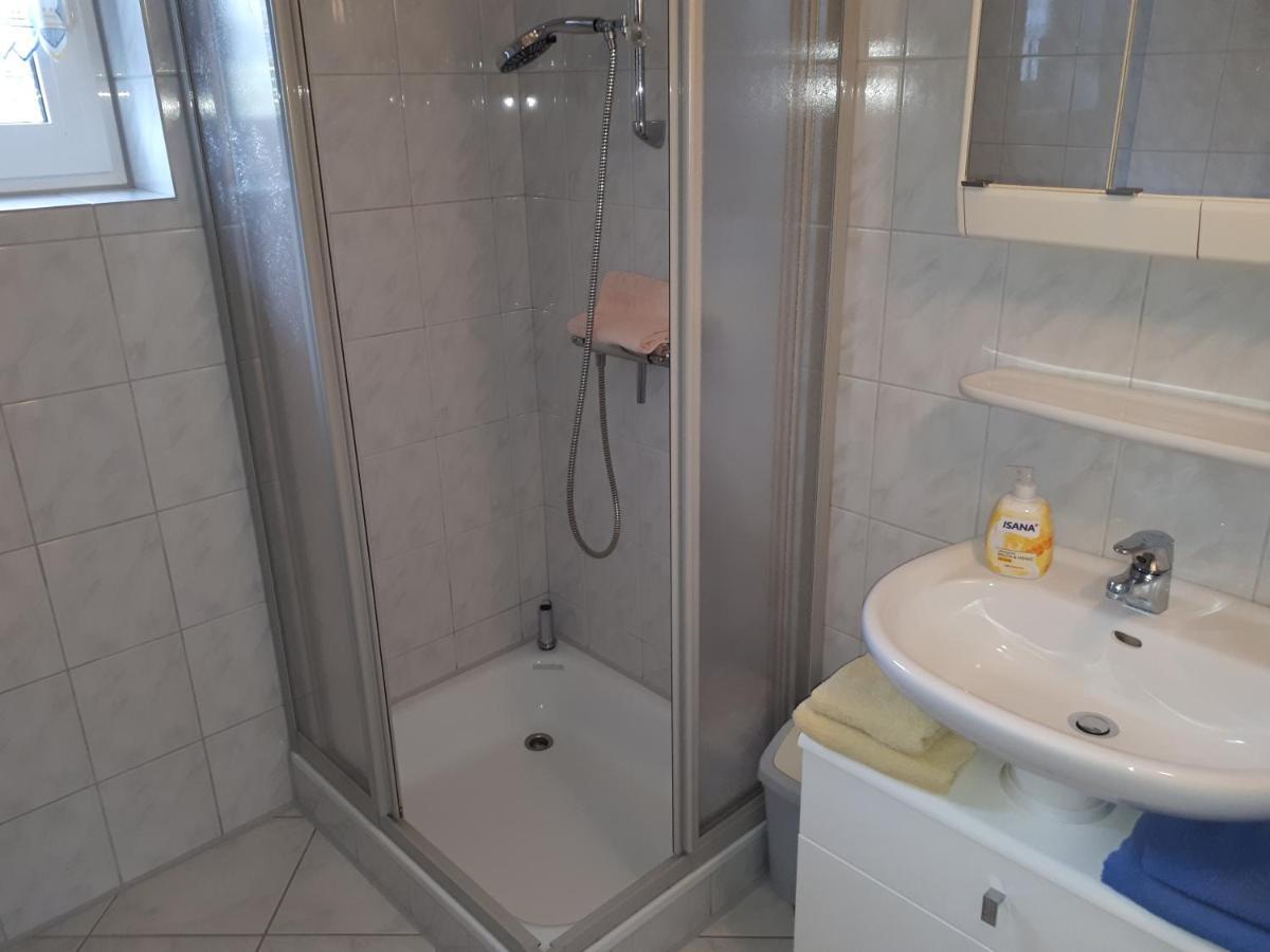 Preisbewusste Ferienwohnung Fuer 2 Personen U. Kleinkind Utarp Екстер'єр фото
