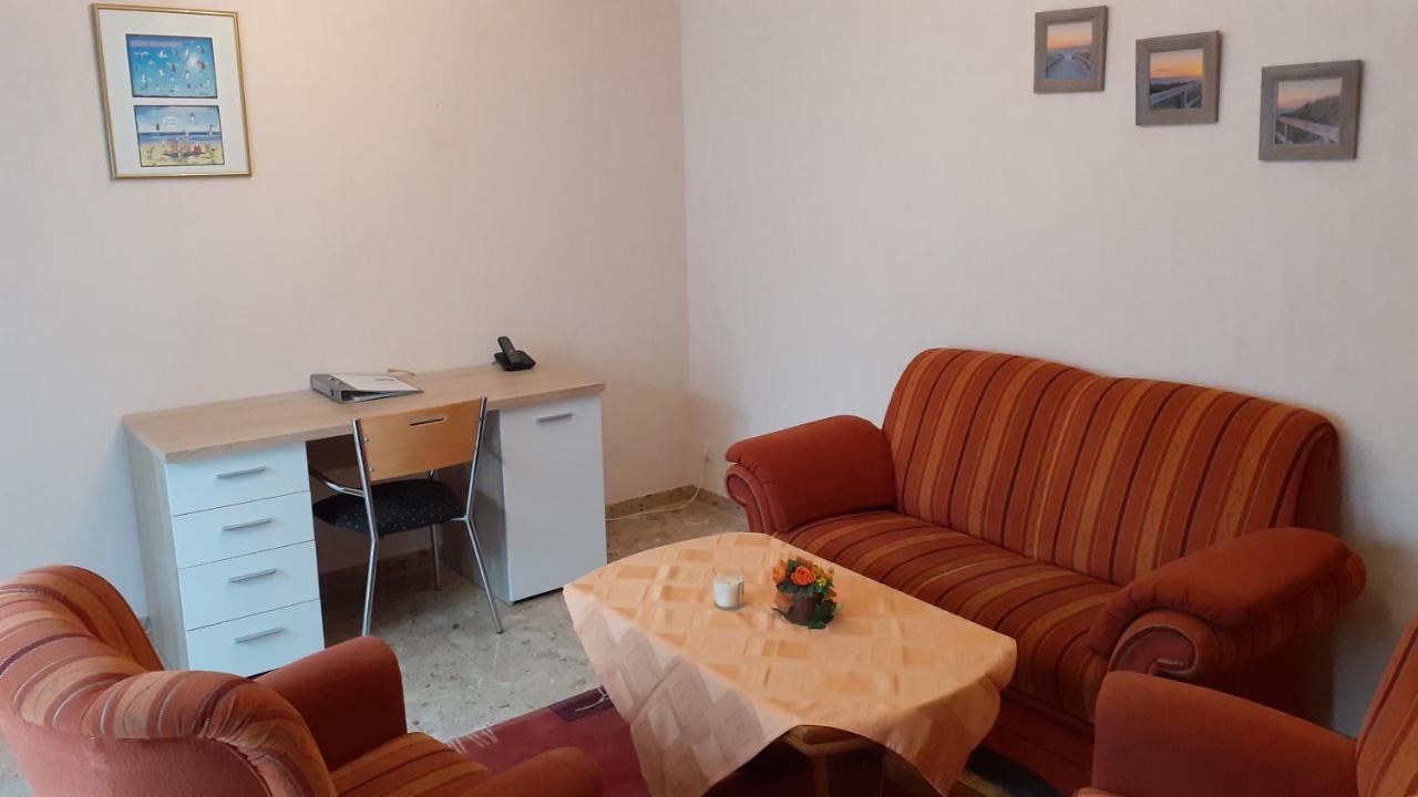 Preisbewusste Ferienwohnung Fuer 2 Personen U. Kleinkind Utarp Екстер'єр фото